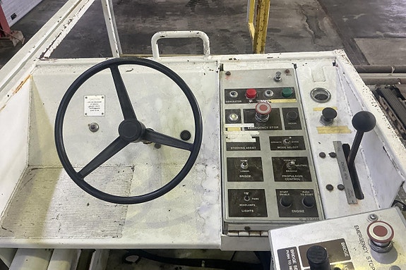 FMC MDL-40 Main-Deck-Loader 24 of 27