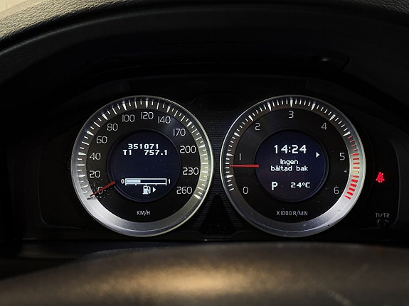 Volvo V70 17 of 21