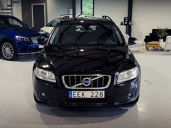 Volvo V70 2 of 21