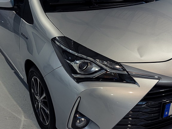 Toyota Yaris 4 of 20