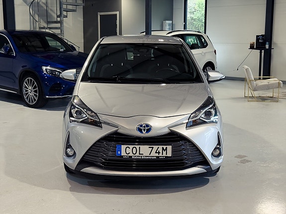 Toyota Yaris 3 of 20