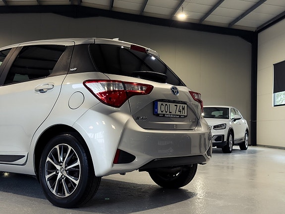 Toyota Yaris 6 of 20