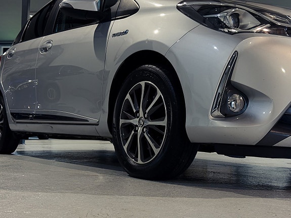 Toyota Yaris 5 of 20