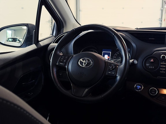 Toyota Yaris 10 of 20