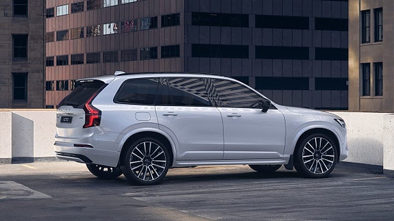 Volvo XC90 11 of 30