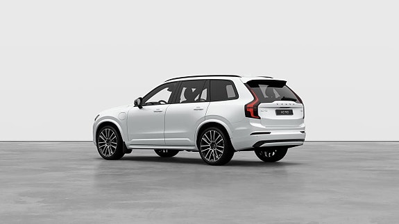 Volvo XC90 23 of 30