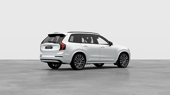 Volvo XC90 24 of 30