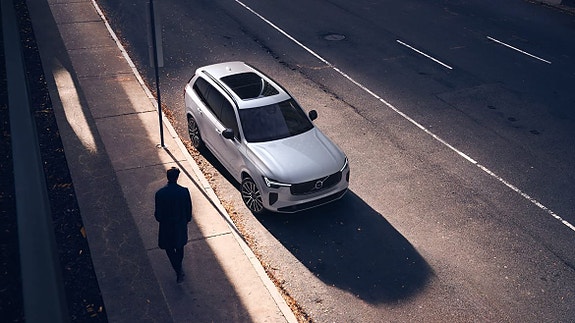 Volvo XC90 8 of 30