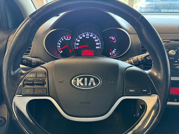 Kia Picanto 19 of 20
