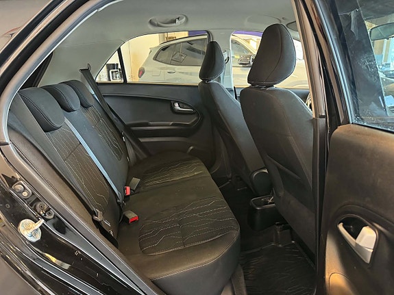 Kia Picanto 13 of 20