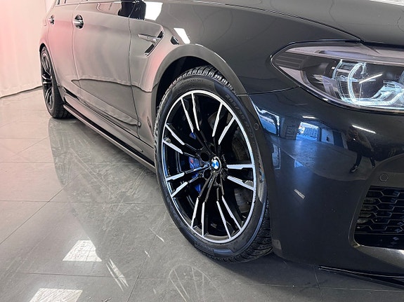 BMW M5 3 of 26