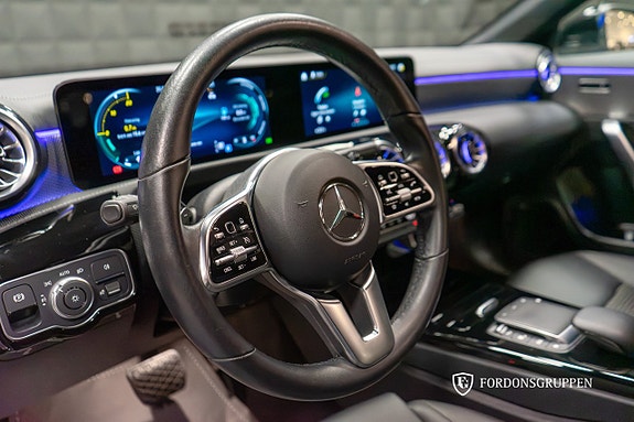 Mercedes-Benz CLA220 d 16 of 24