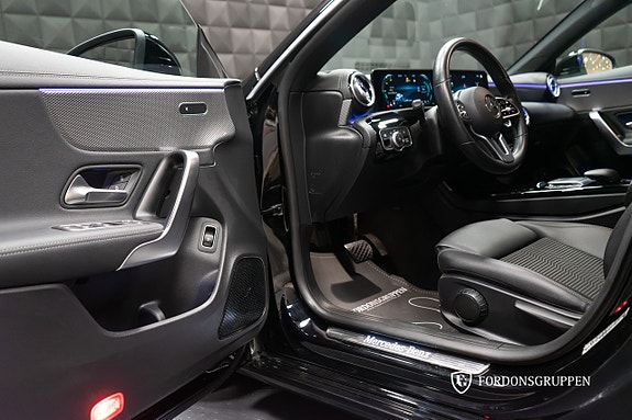 Mercedes-Benz CLA220 d 12 of 24