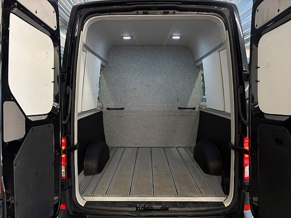 Volkswagen Crafter 35 11 of 28