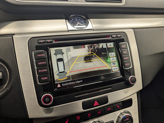 Volkswagen Passat Alltrack 22 of 29