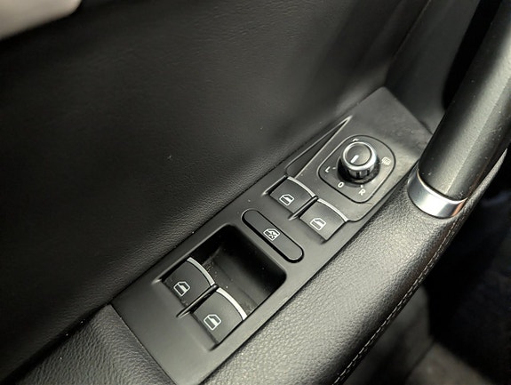 Volkswagen Passat Alltrack 16 of 29