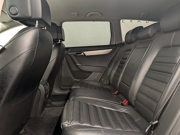 Volkswagen Passat Alltrack 27 of 29