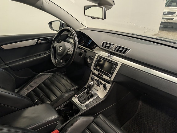 Volkswagen Passat Alltrack 9 of 29