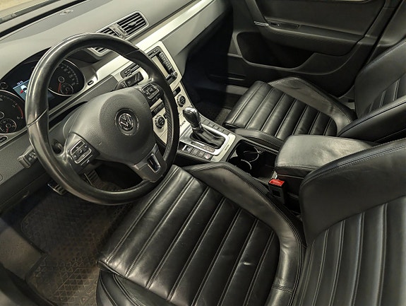 Volkswagen Passat Alltrack 13 of 29