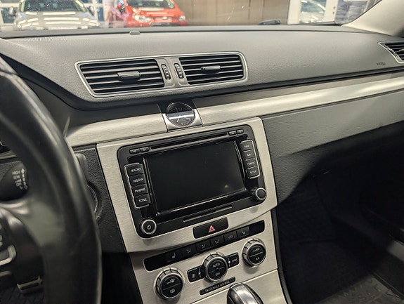 Volkswagen Passat Alltrack 18 of 29