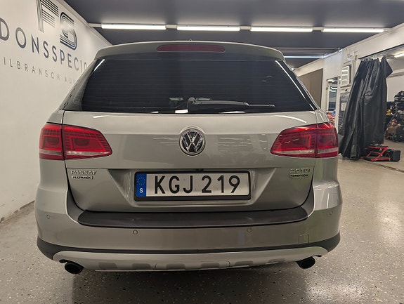Volkswagen Passat Alltrack 4 of 29