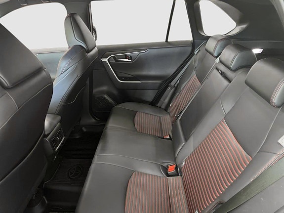 Toyota RAV4 11 of 18