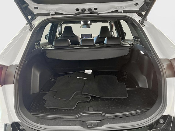 Toyota RAV4 12 of 18