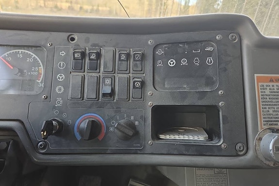 CAT 771D Bergdumper 16 of 24
