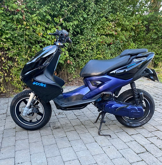 Yamaha Aerox 2 of 6