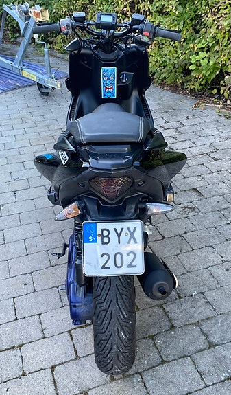 Yamaha Aerox 5 of 6