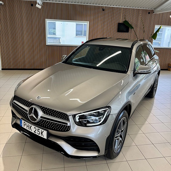 Mercedes-Benz GLC300 de 14 of 29