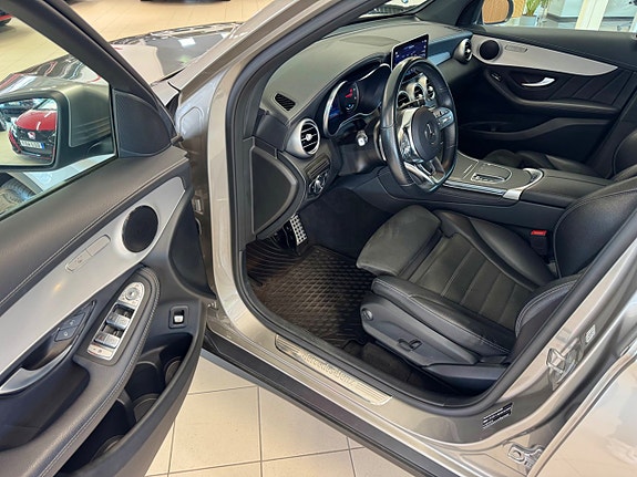 Mercedes-Benz GLC300 de 8 of 29