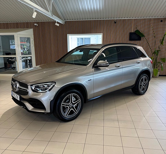 Mercedes-Benz GLC300 de 2 of 29