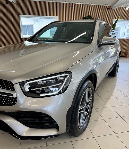 Mercedes-Benz GLC300 de 15 of 29