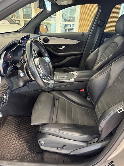 Mercedes-Benz GLC300 de 9 of 29