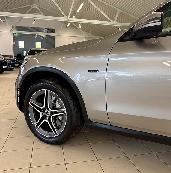 Mercedes-Benz GLC300 de 4 of 29