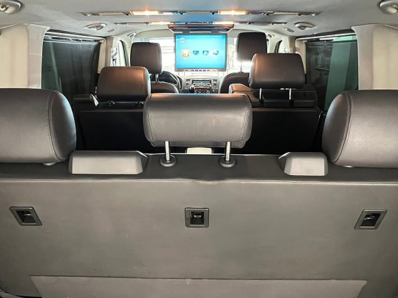 Volkswagen Multivan 24 of 25