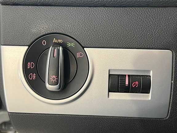 Volkswagen Multivan 10 of 25