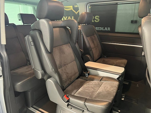 Volkswagen Multivan 22 of 25
