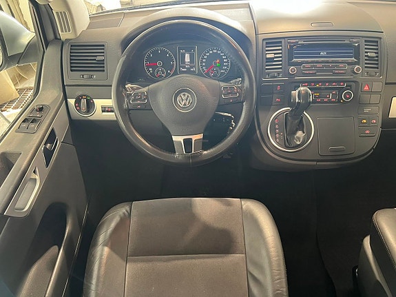 Volkswagen Multivan 9 of 25