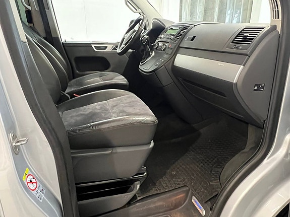Volkswagen Multivan 17 of 25