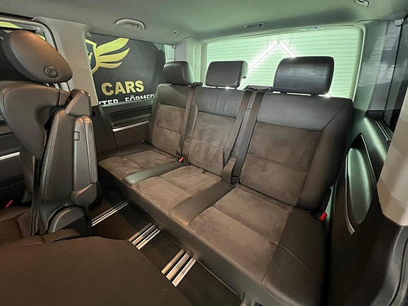 Volkswagen Multivan 21 of 25