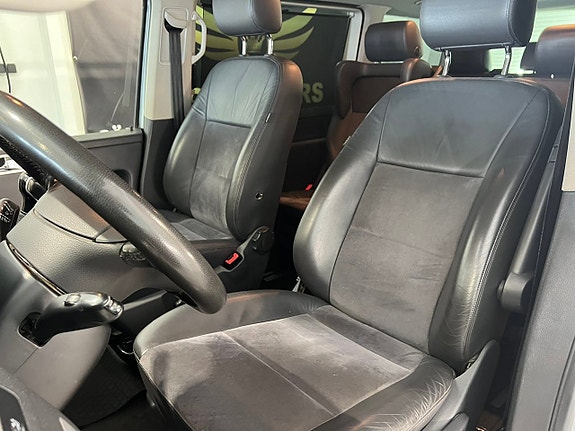 Volkswagen Multivan 15 of 25