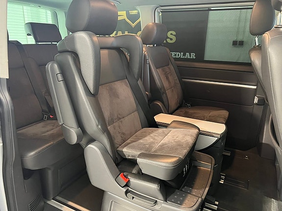 Volkswagen Multivan 23 of 25
