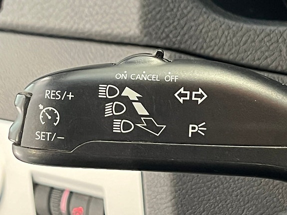 Volkswagen Multivan 11 of 25