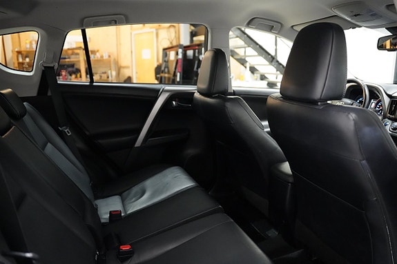 Toyota RAV4 19 of 21