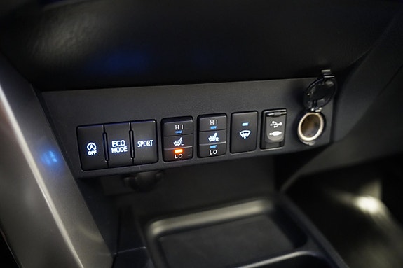 Toyota RAV4 14 of 21