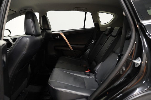 Toyota RAV4 18 of 21