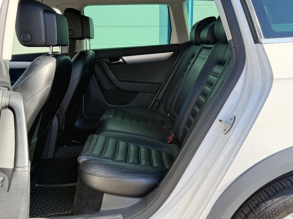 Volkswagen Passat 14 of 15