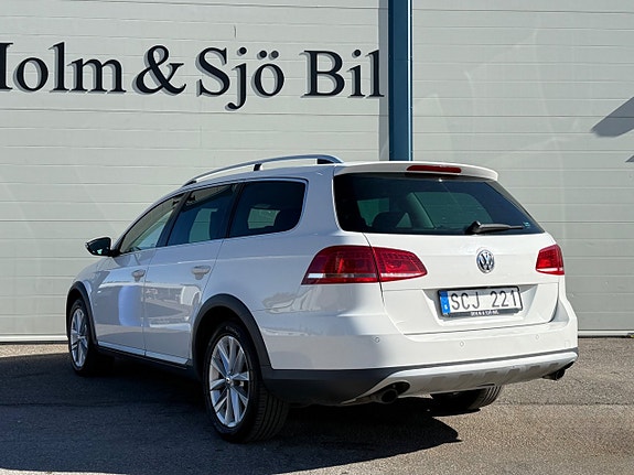 Volkswagen Passat 7 of 15